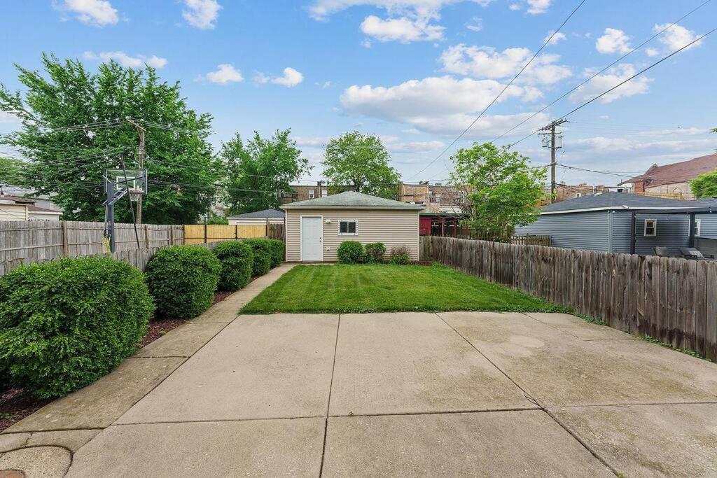 Spacious Row Home Next Transit Near Downtown W Parking Чикаго Екстериор снимка