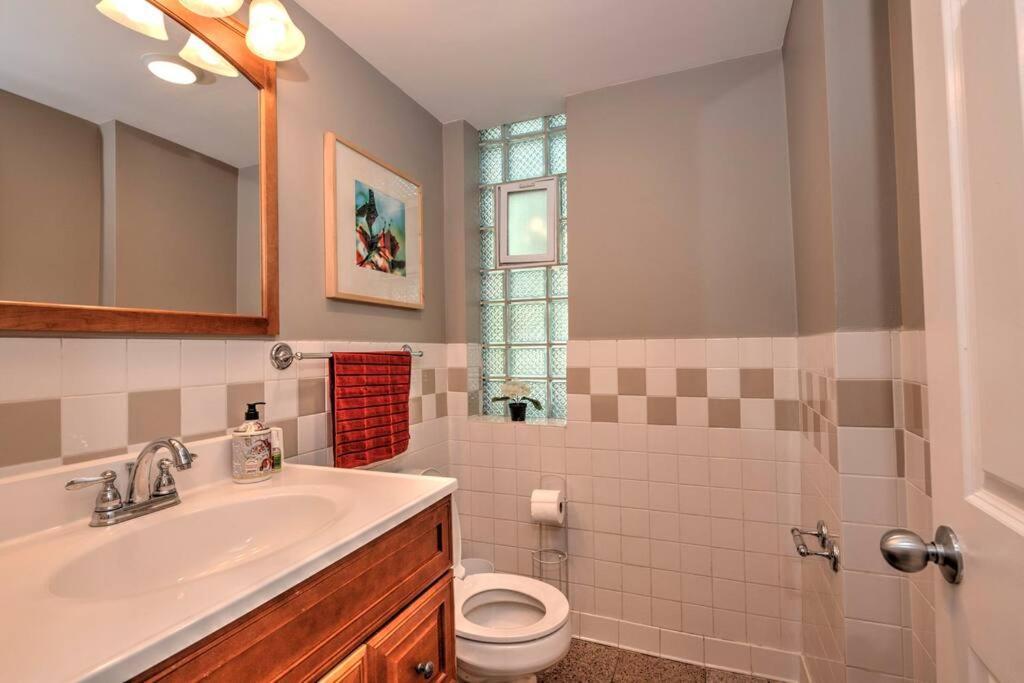 Spacious Row Home Next Transit Near Downtown W Parking Чикаго Екстериор снимка