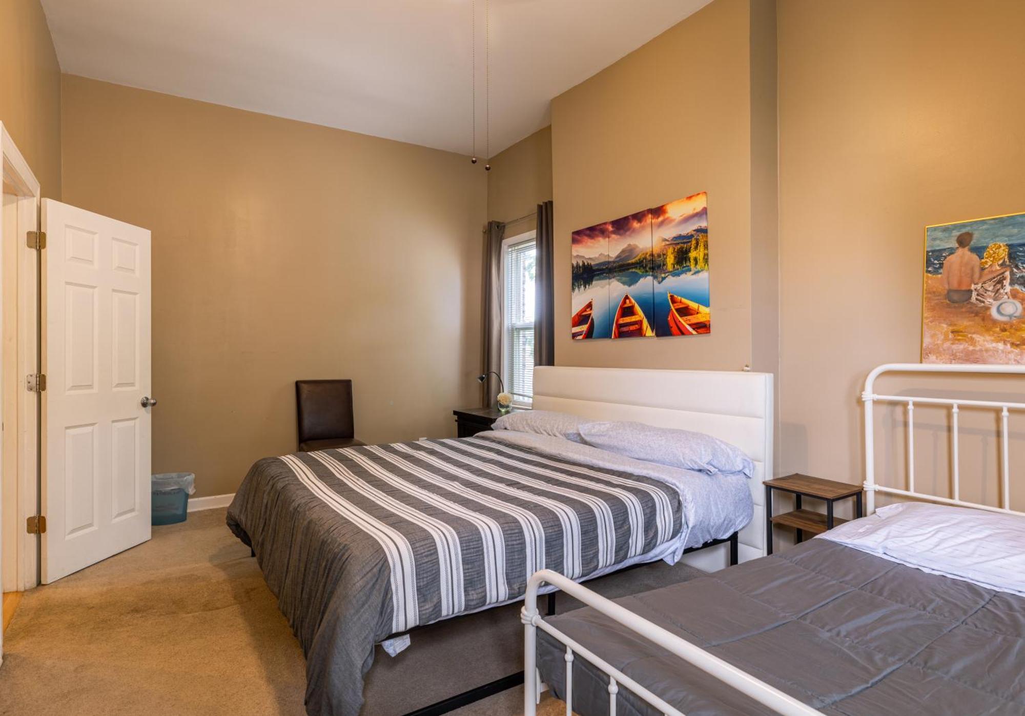 Spacious Row Home Next Transit Near Downtown W Parking Чикаго Екстериор снимка